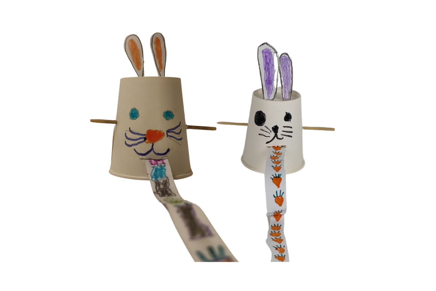 Pabertopsist meisterdatud jänku, kes sööb porgandeid