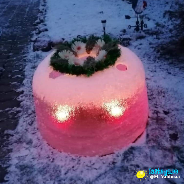 Mae hiigelsuur jäälatern.